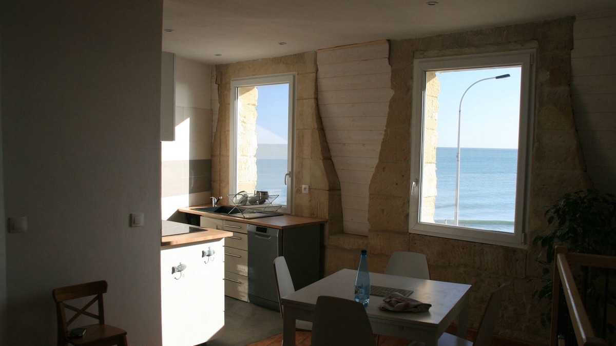 Lion-sur-Mer House | Stunning sea view, House with small garden