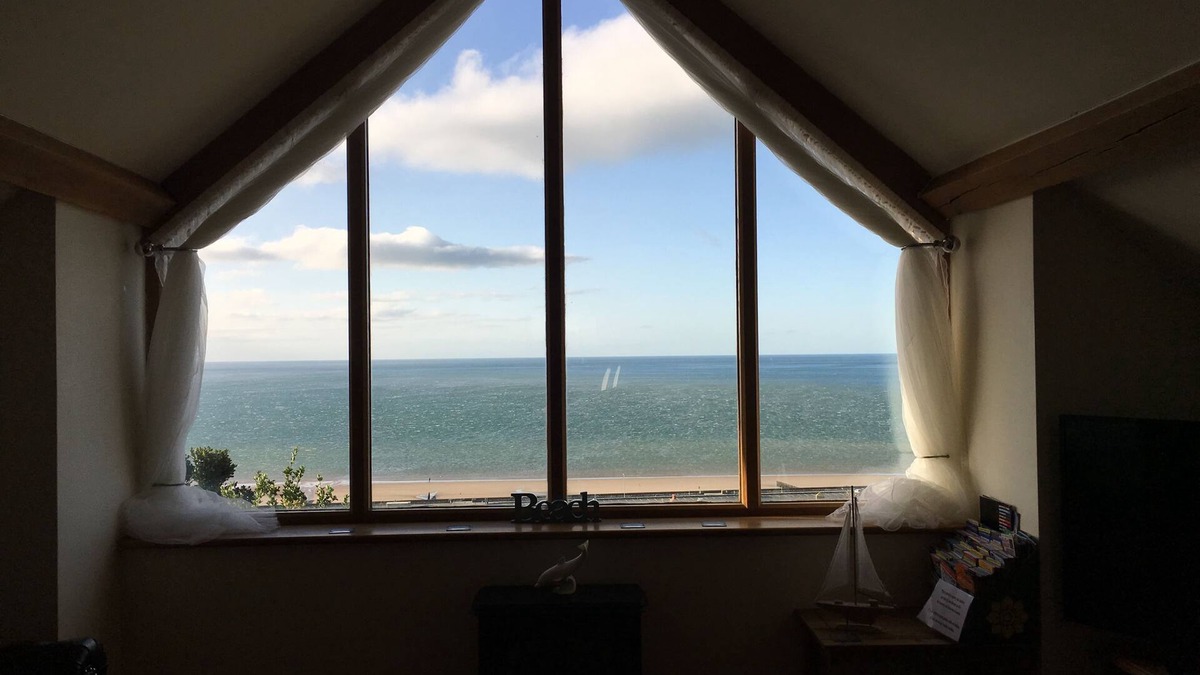 Barmouth House | Stunning Sea View holiday barn