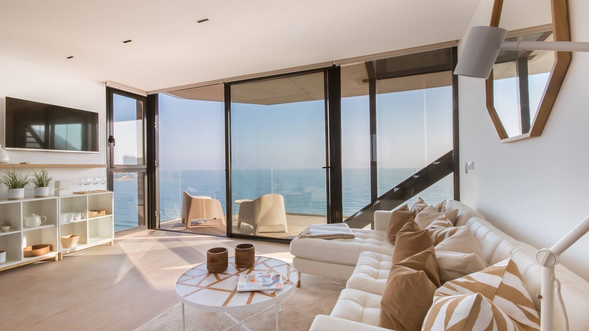 L'Albufereta Apartment | Stunning sea view hot tube posh BLUE SKY APARTMENT