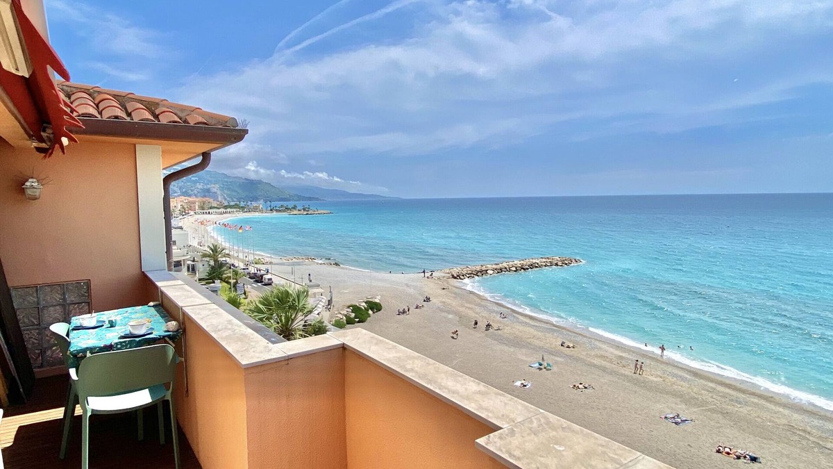 Alpes-Maritimes Apartment | Stunning Sea view in the heart of Menton