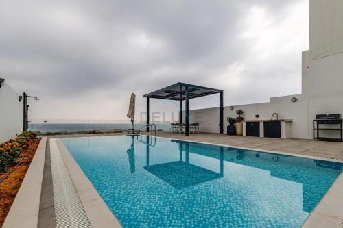 Sharm Villa | Stunning Sea Views from the Private Pool, Mins Away from Pristine Beaches and Key Fujairah Attractions, Sharm Al Dana Villa, Fujairah by Deluxe Holiday Homes