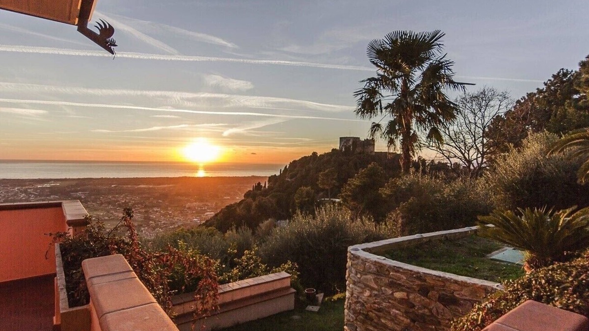 Montignoso House | Stunning Seaview Villa On The Coast Of Tuscany