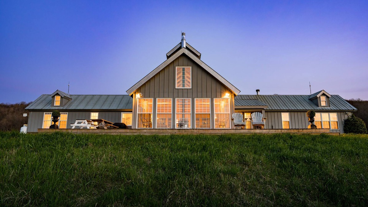 Clearview House | Stunning Secluded Family Cottage With Hiking Trail Access on Property