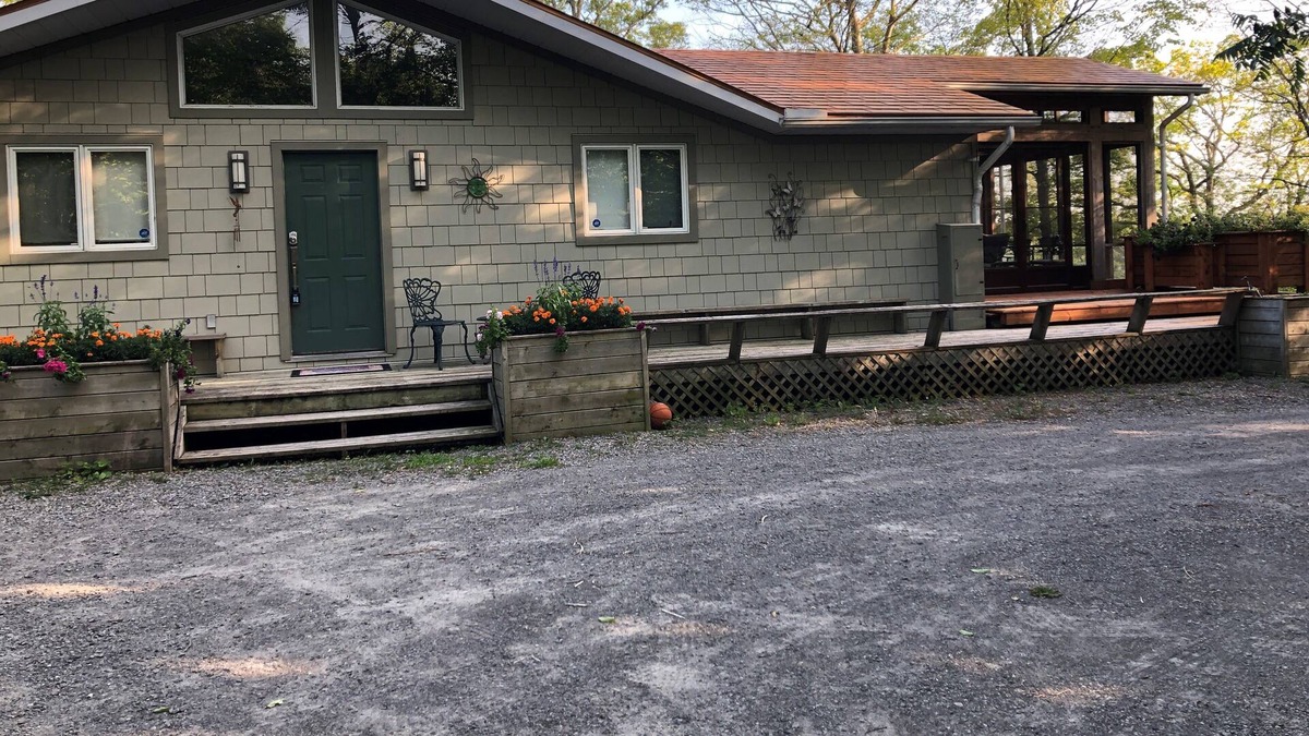 Rideau Lakes House | Stunning, Serene Rideau Lakes Waterfront 4 Season Vacation Haven Boat, Tennis,