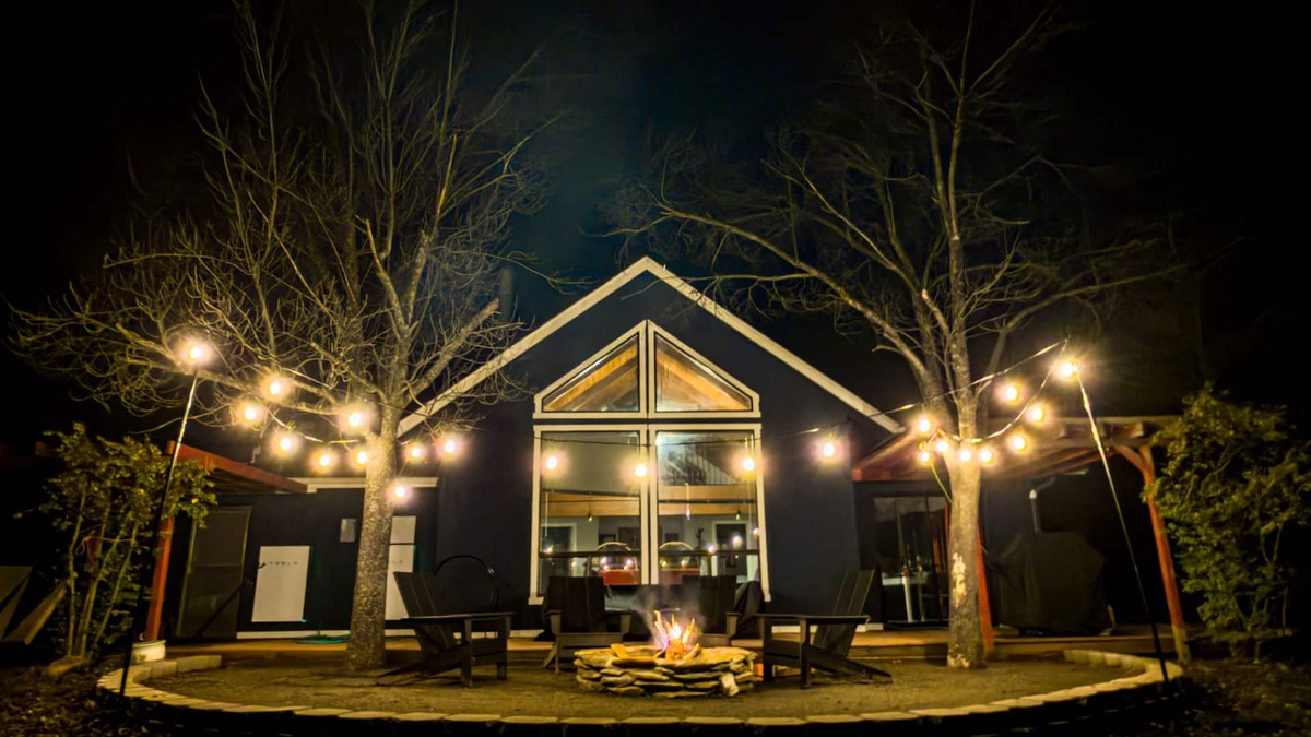 Midpines House | Stunning Sierra Views, 35 min to Yosemite, Pickleball Court, EV Charging