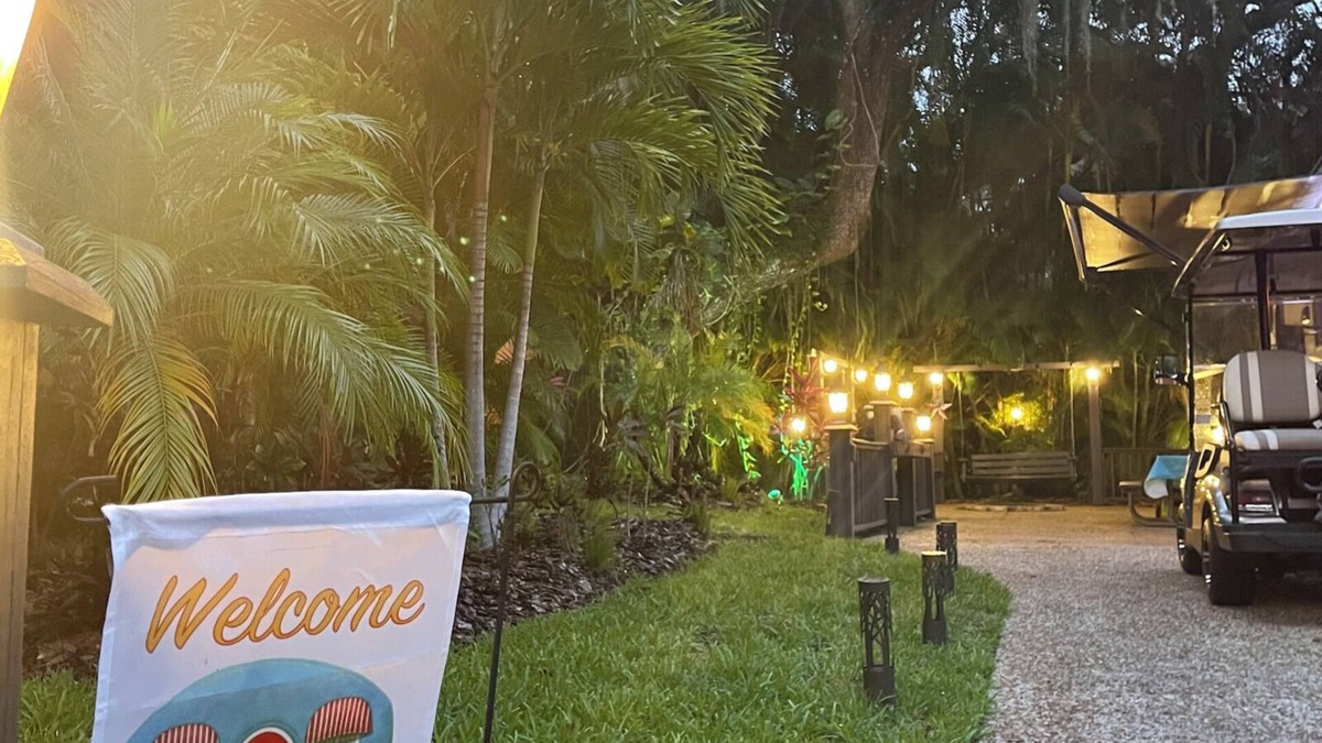 River Ranch RV Rental | Stunning site at River Ranch RV Resort