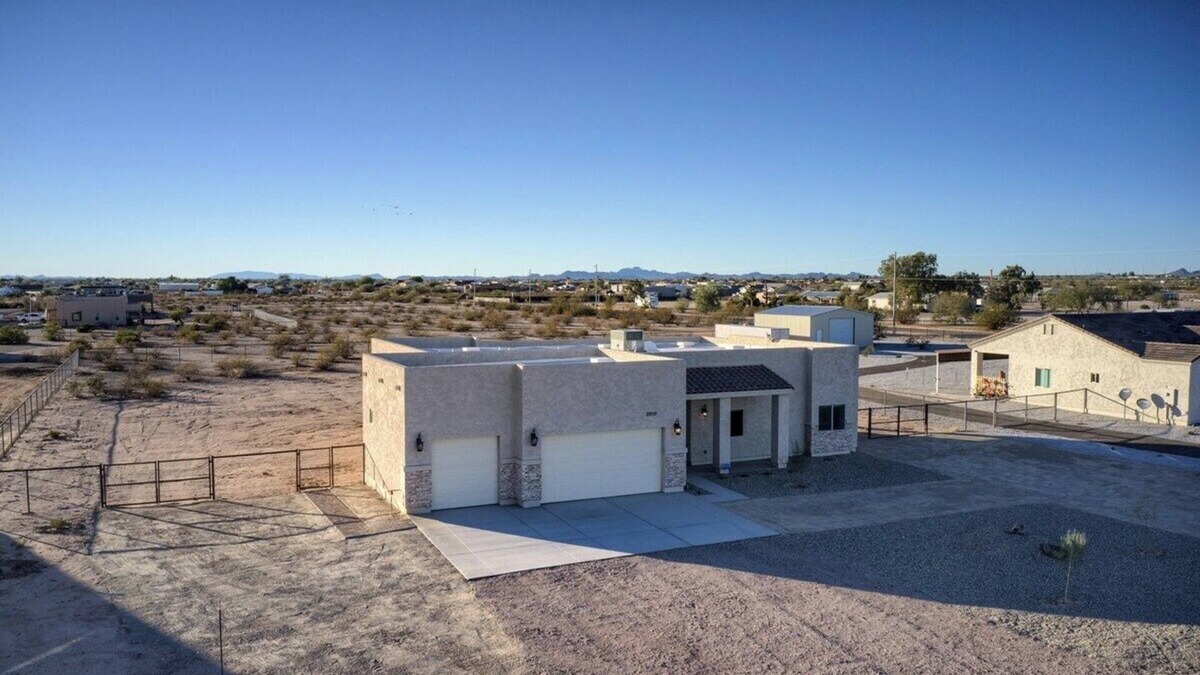 Wittmann House | Stunning Sonoran Horse Property on Desert Acre
