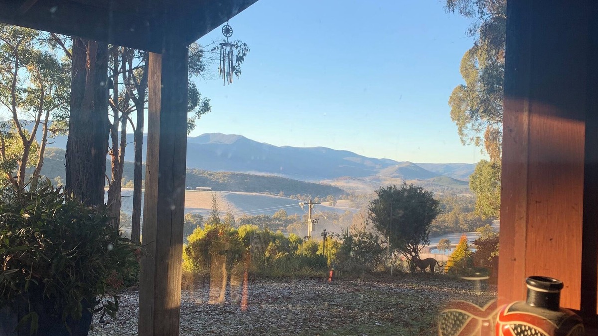 Taggerty Cabin | Stunning Soulful Bush Cabin Retreat in acres of native bushland. Pet friendly
