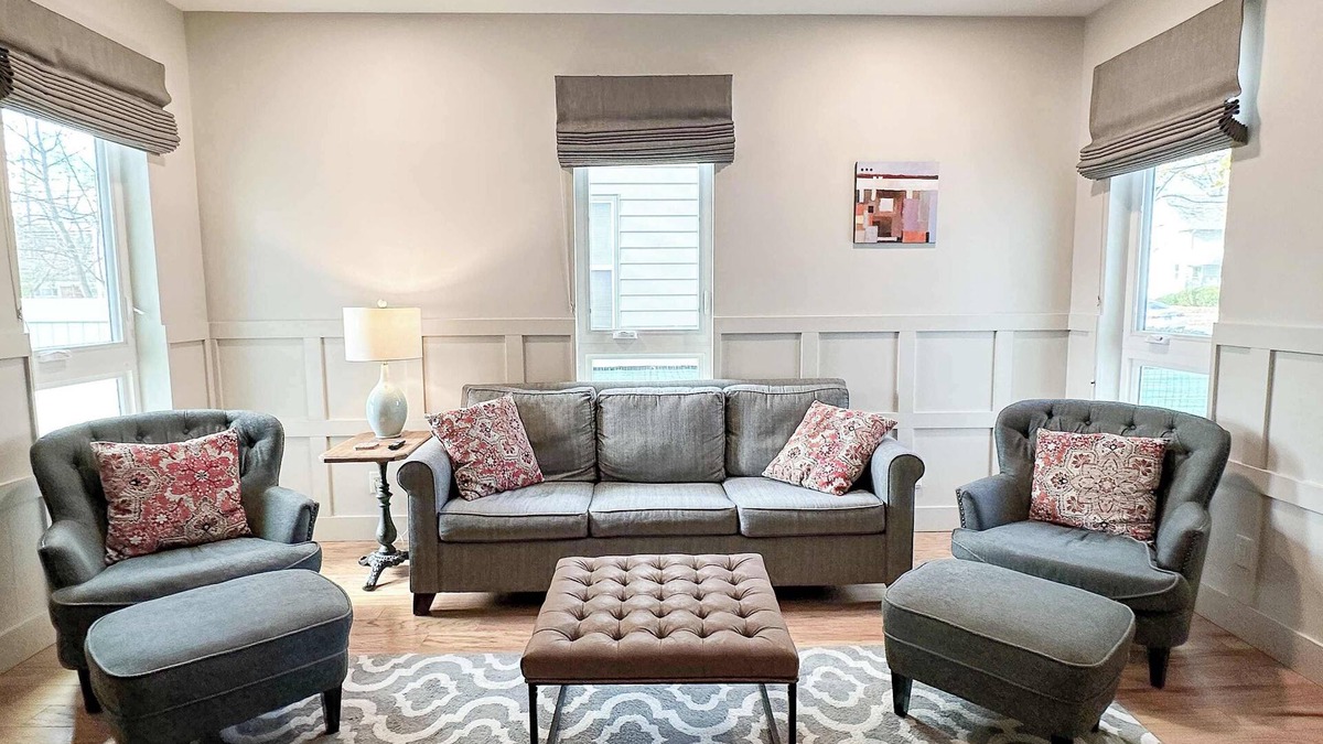 Burns Park Apartment | Stunning & Spotless 2-Bed Apt (#1) Walk to UM Athletics
