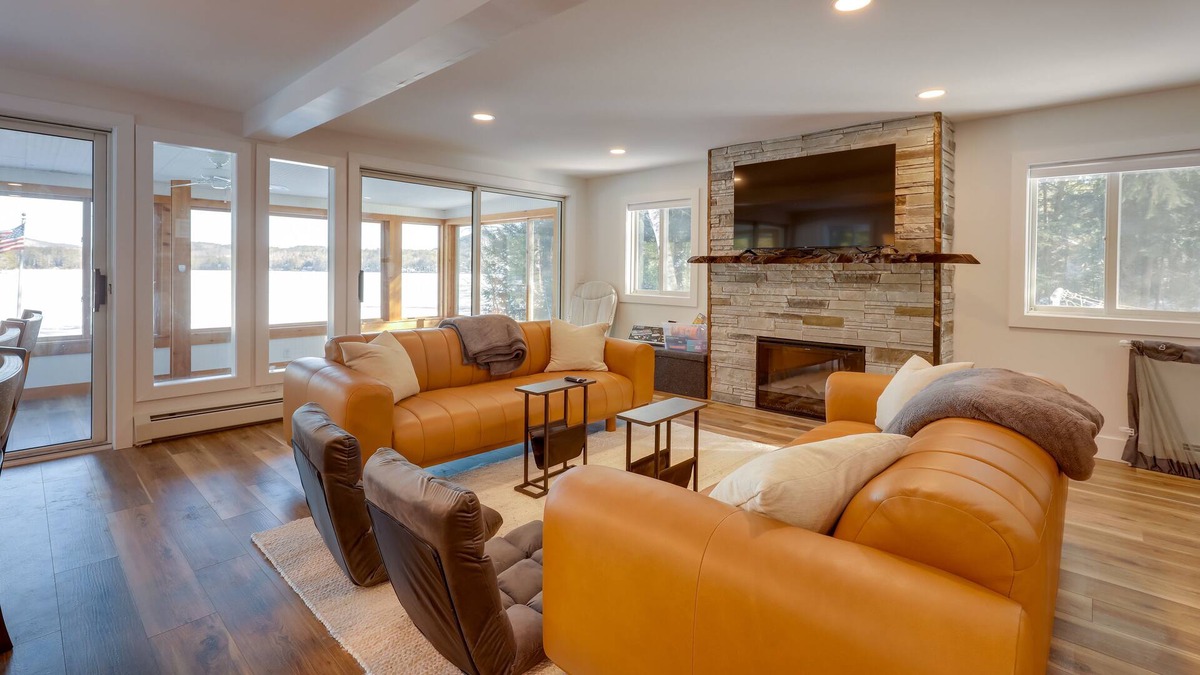 Sunapee Cottage | Stunning Sunapee Lake Getaway w/Hot Tub!