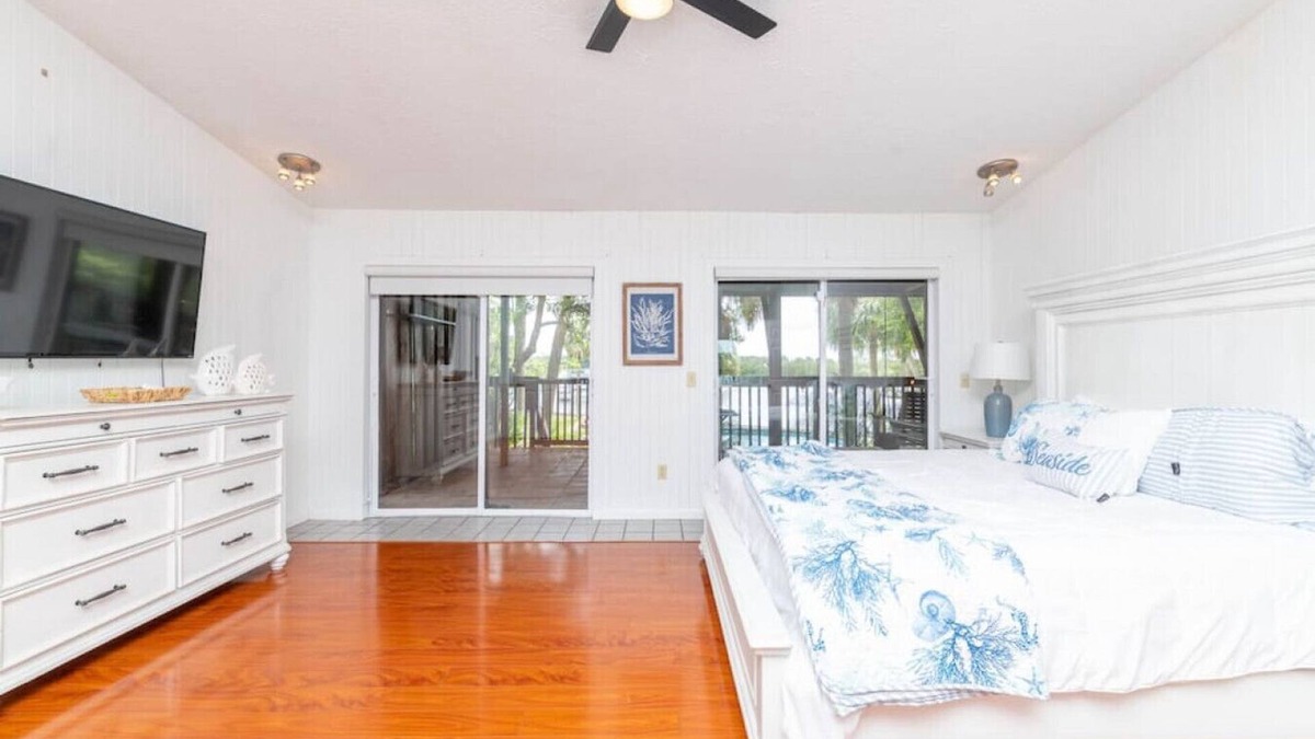 Riverview House | Stunning Tampa Bay Waterfront House w/Pool