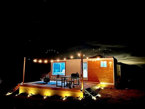 Meadview House | Stunning Tiny House with Picnic Space, Barbecue and Fire Pit in Meadview, Arizona