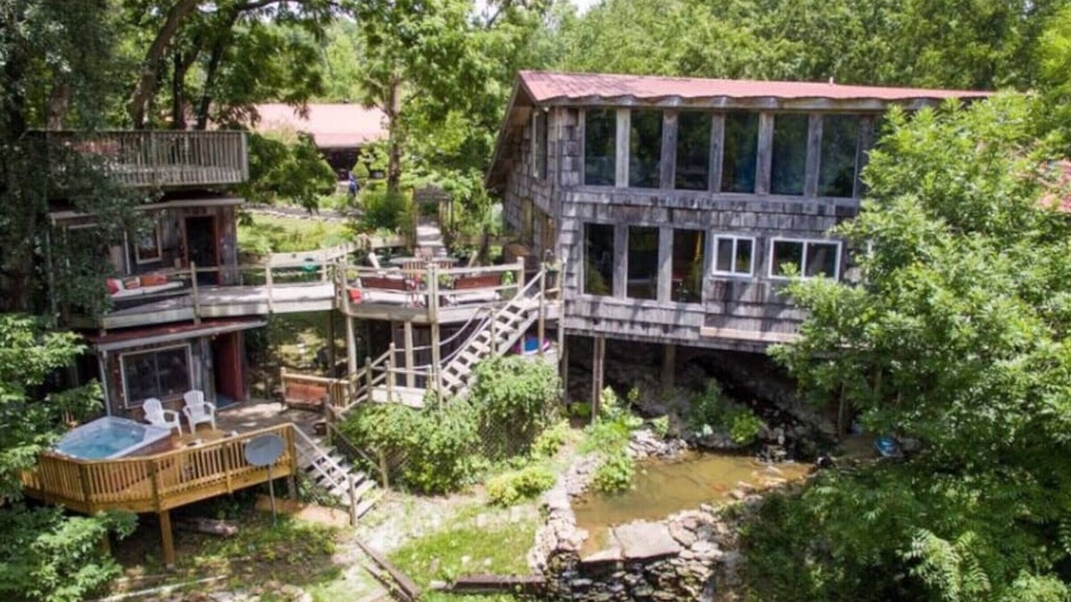 Springfield House | Stunning Treehouse Mansion