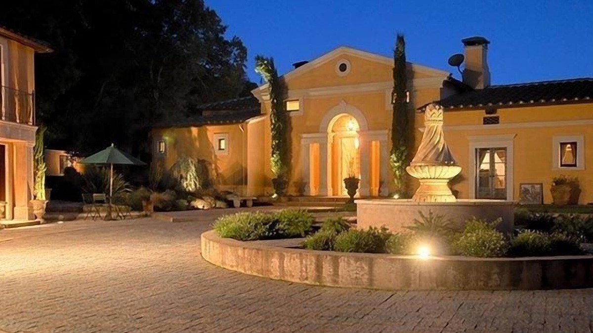Glen Ellen Cottage | Stunning Tuscan House in the Heart of Sonoma's Wine Country