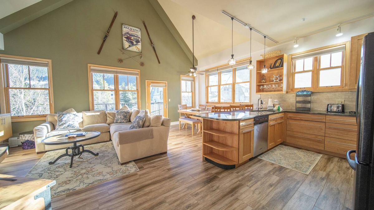 River Run Condo | Stunning Unit in River Run Village Walk to Slopes!
