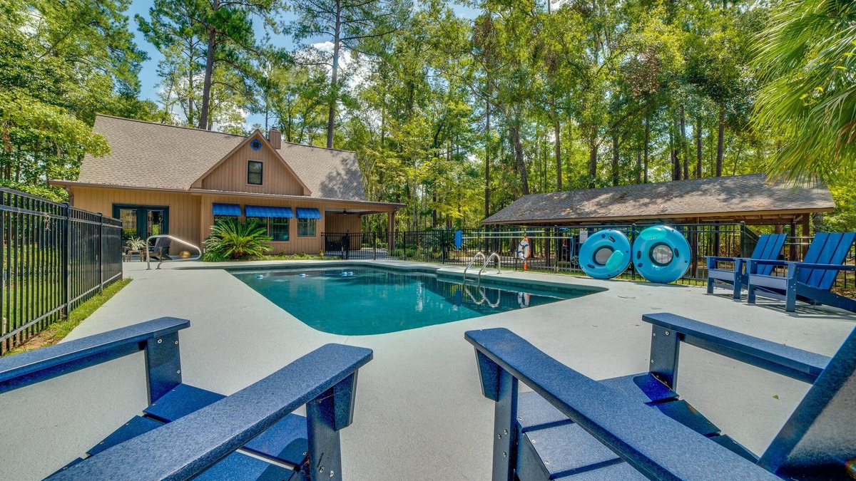 Valdosta House | Stunning Valdosta A-Frame Home with Private Pool!
