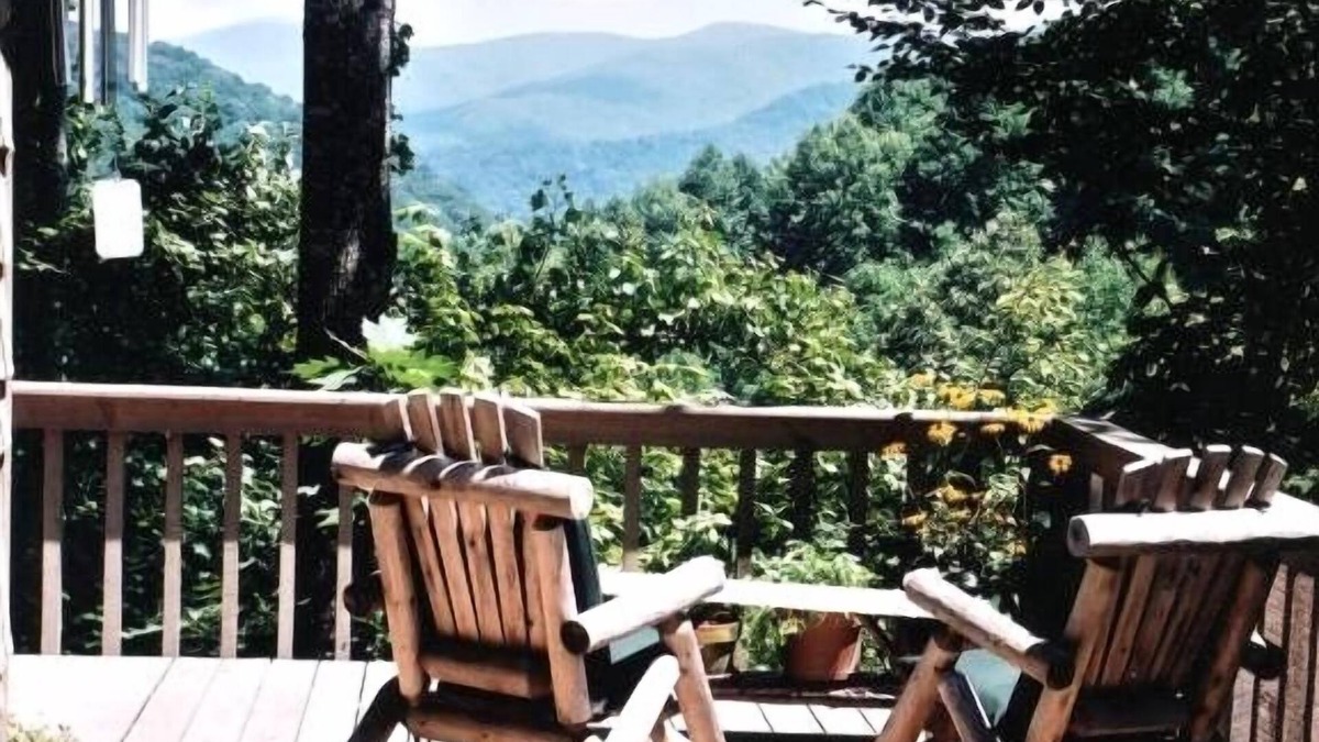 Roan Mountain Cabin | Stunning View, Secluded Luxury Treehouse, State Park Resort, Appalachian Trail