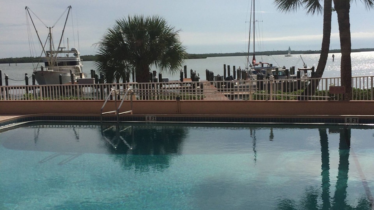 Marco Island Condo | STUNNING VIEWS!.1 Bed and 1 bath, sleeps 4 with Wifi in unit.