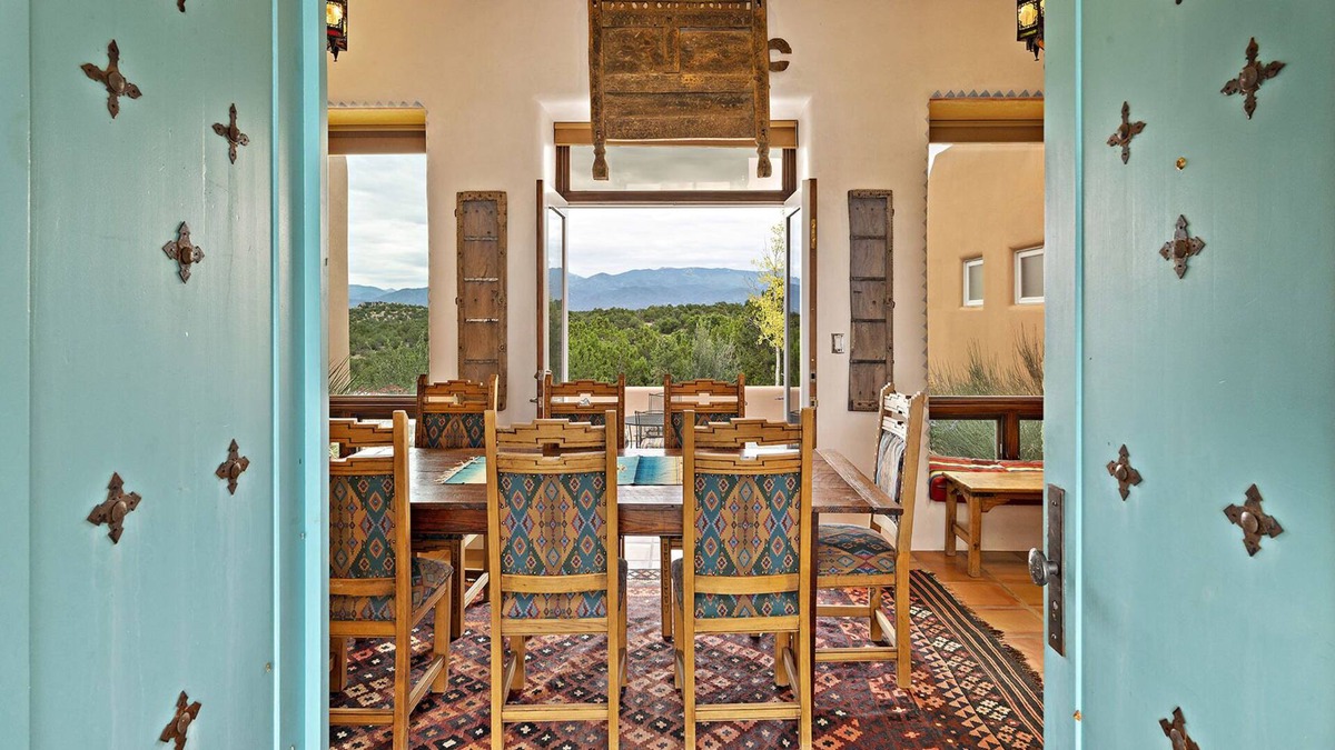 Santa Fe House | Stunning views| 3 Patios| Private and Secluded| Easy Access to Trails