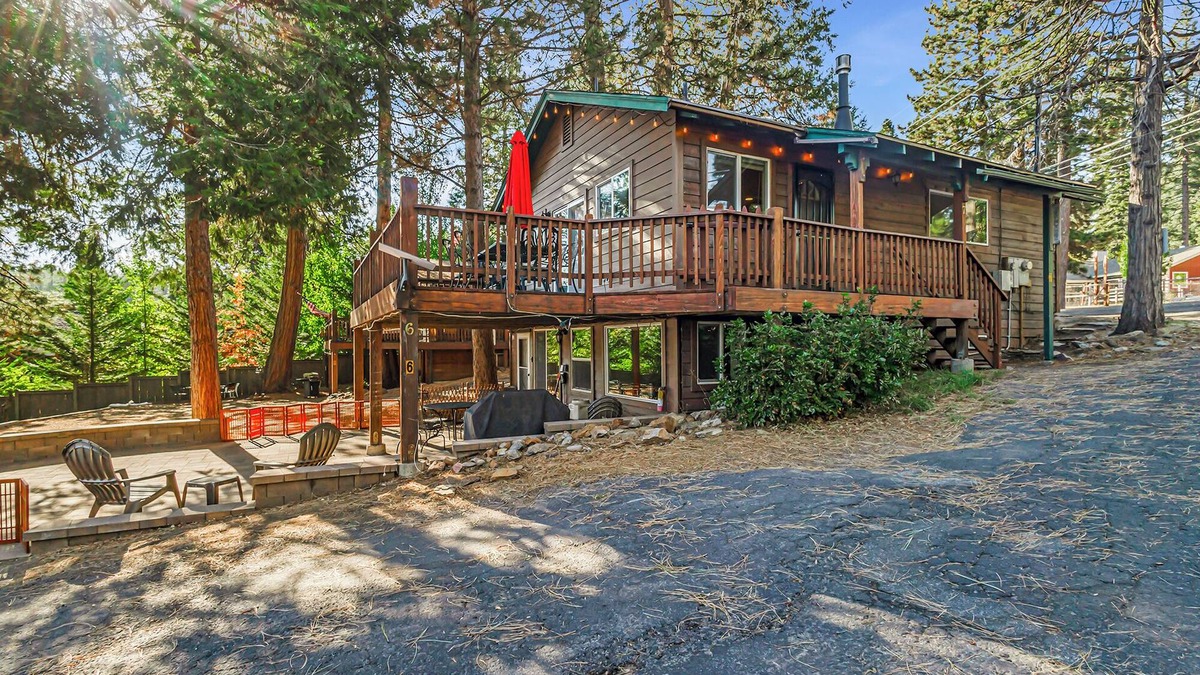 Peninsula Village Cabin | Stunning Views at Lake Almanor Cabins 6 & 7