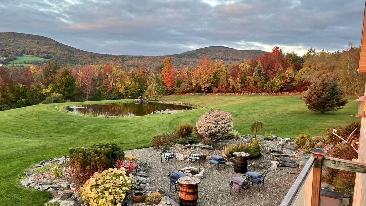 Durham House | Stunning Views, Beautiful Year Round! And just a short drive to the slopes.