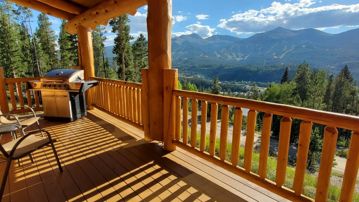 Forest Hills House | Stunning Views, Hot Tub, Sauna, Quiet, Yet Only1mile from Gondola and Main St