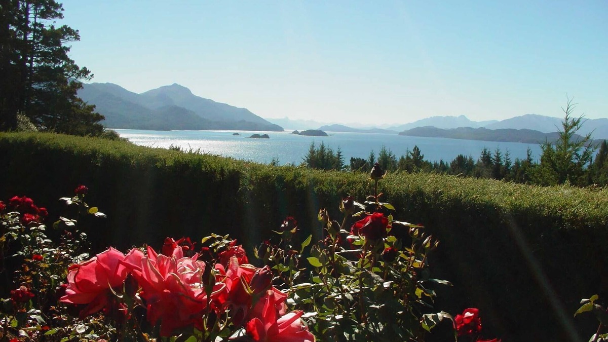 Llao Llao Cabin | Stunning Views in large Park with beautiful Cozy Cabin