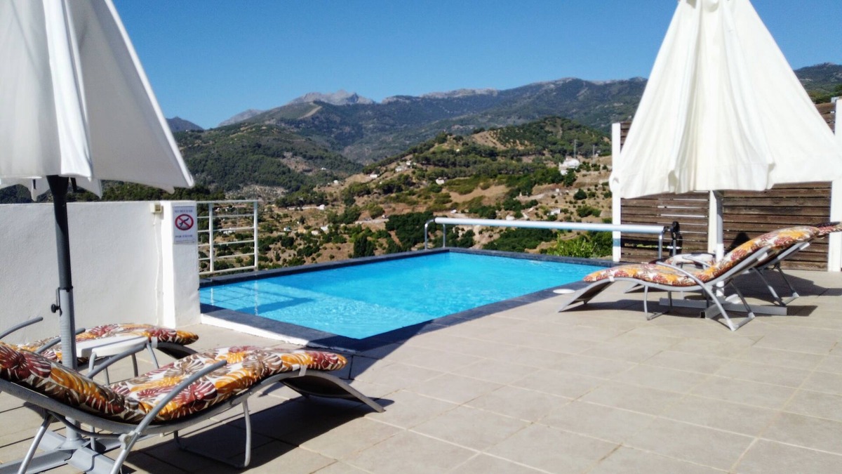 Yunquera Villa | Stunning views, light and space