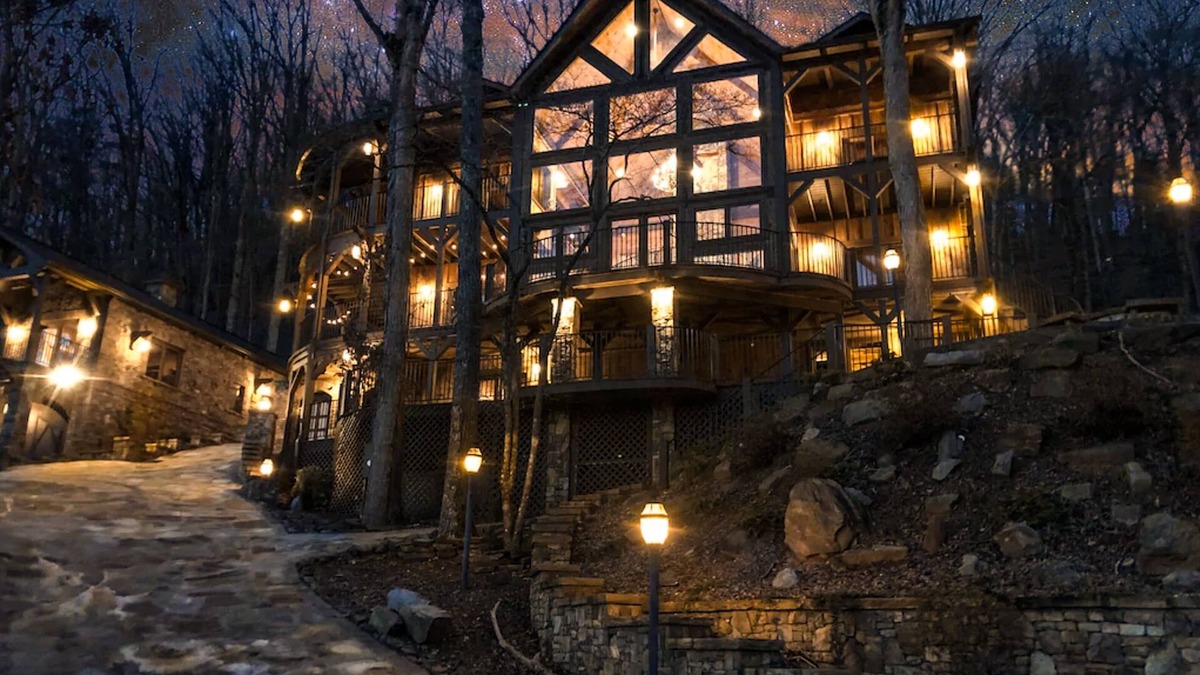 Blairsville Cabin | Stunning views! Luxury Mountain Retreat. Main lodge PLUS separate guest house.