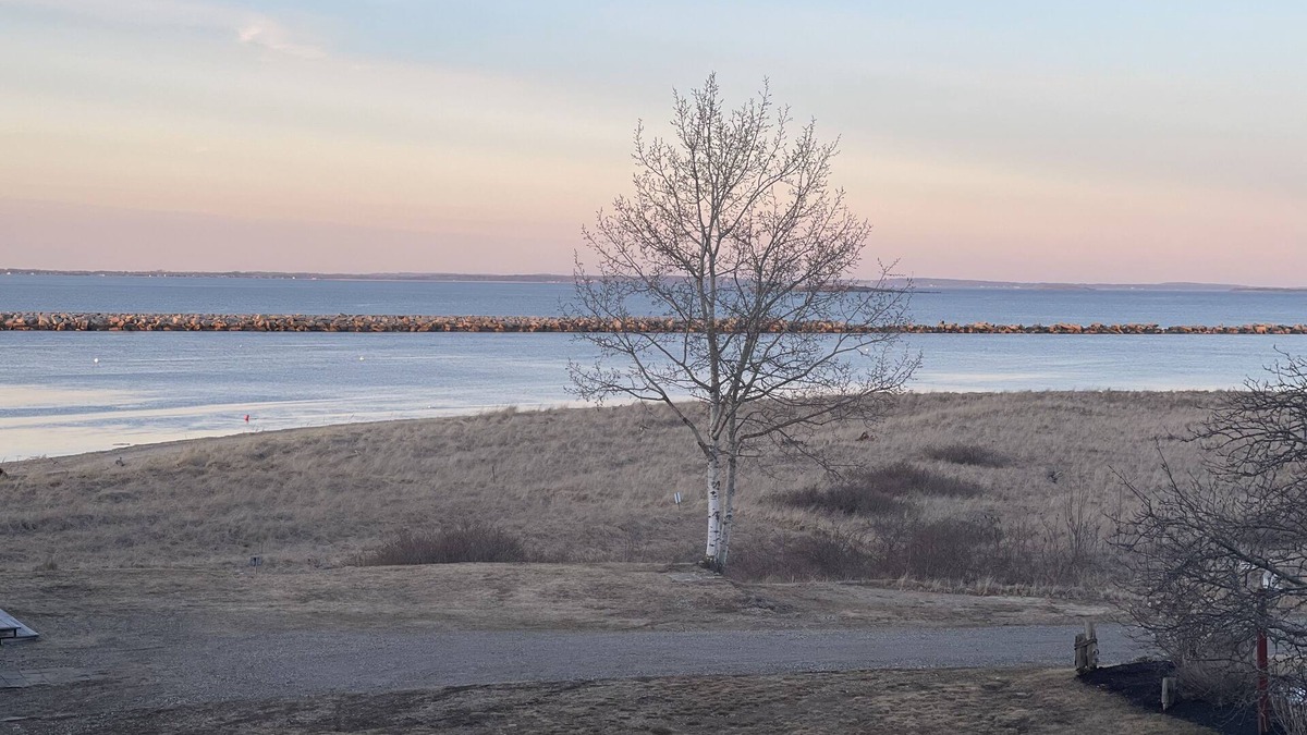Camp Ellis House | Stunning Views on Secluded Hills Beach