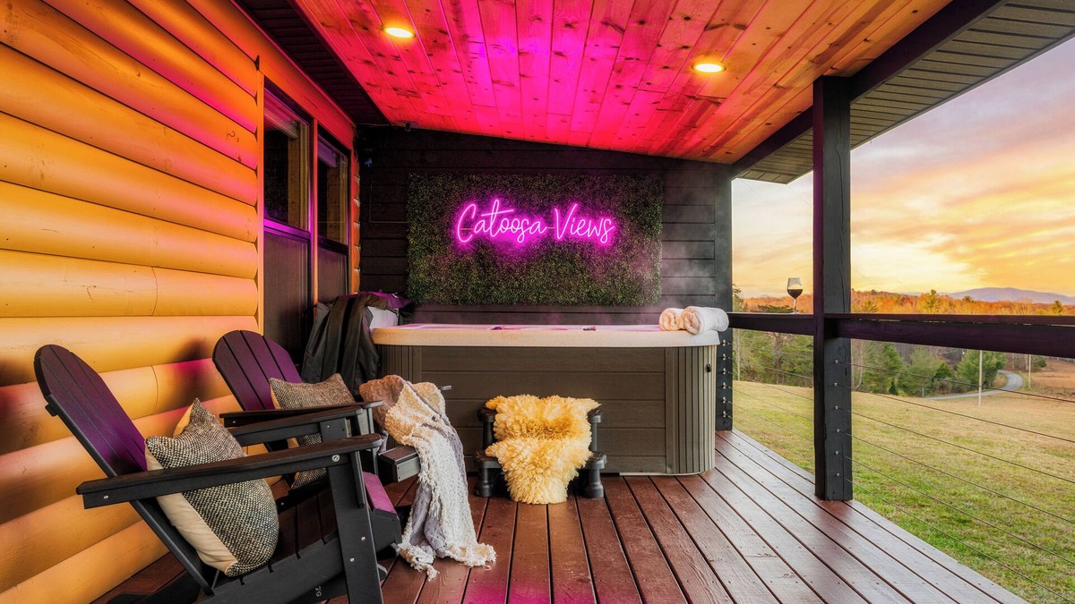 Wartburg Cabin | Stunning Views! Tower & HotTub
