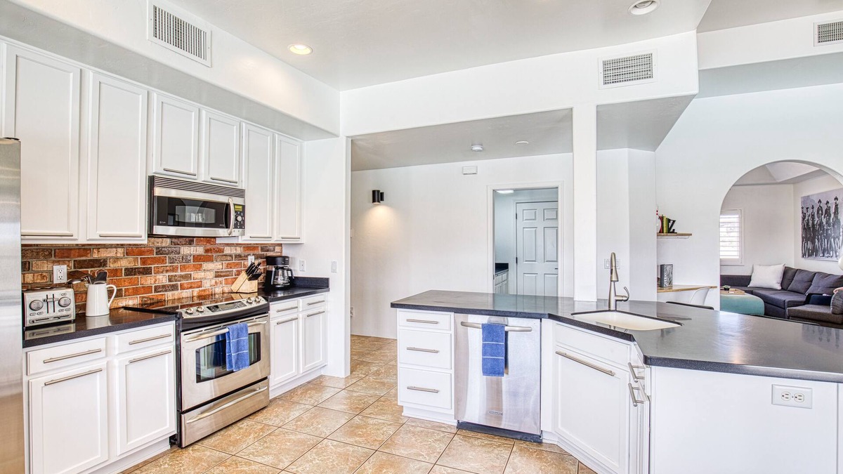 Tortolita House | Stunning Views with POOL in Oro Valley!
