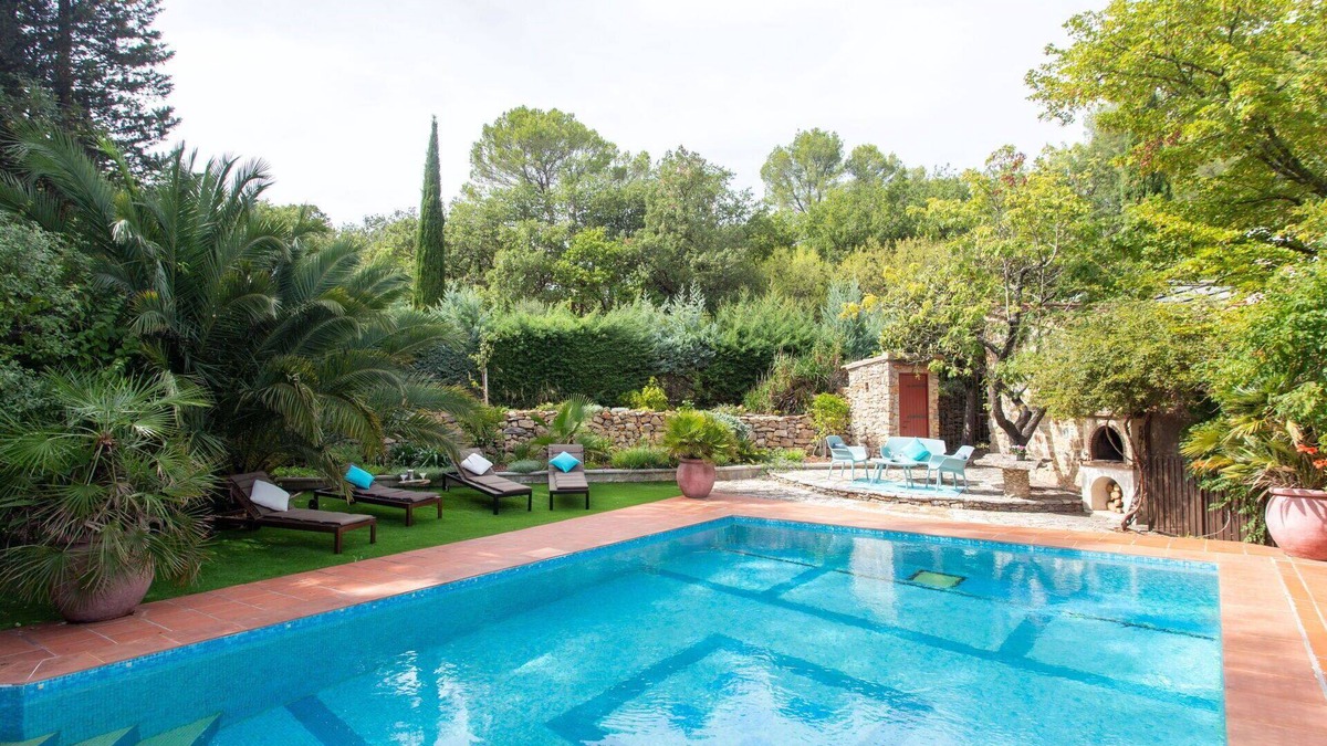 Cuers House | Stunning villa for 4 guests with WIFI, A/C, private pool and TV