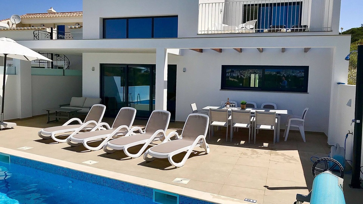 Salema Villa | Stunning Villa with Heated Pool Sea Views and Walk to Beach