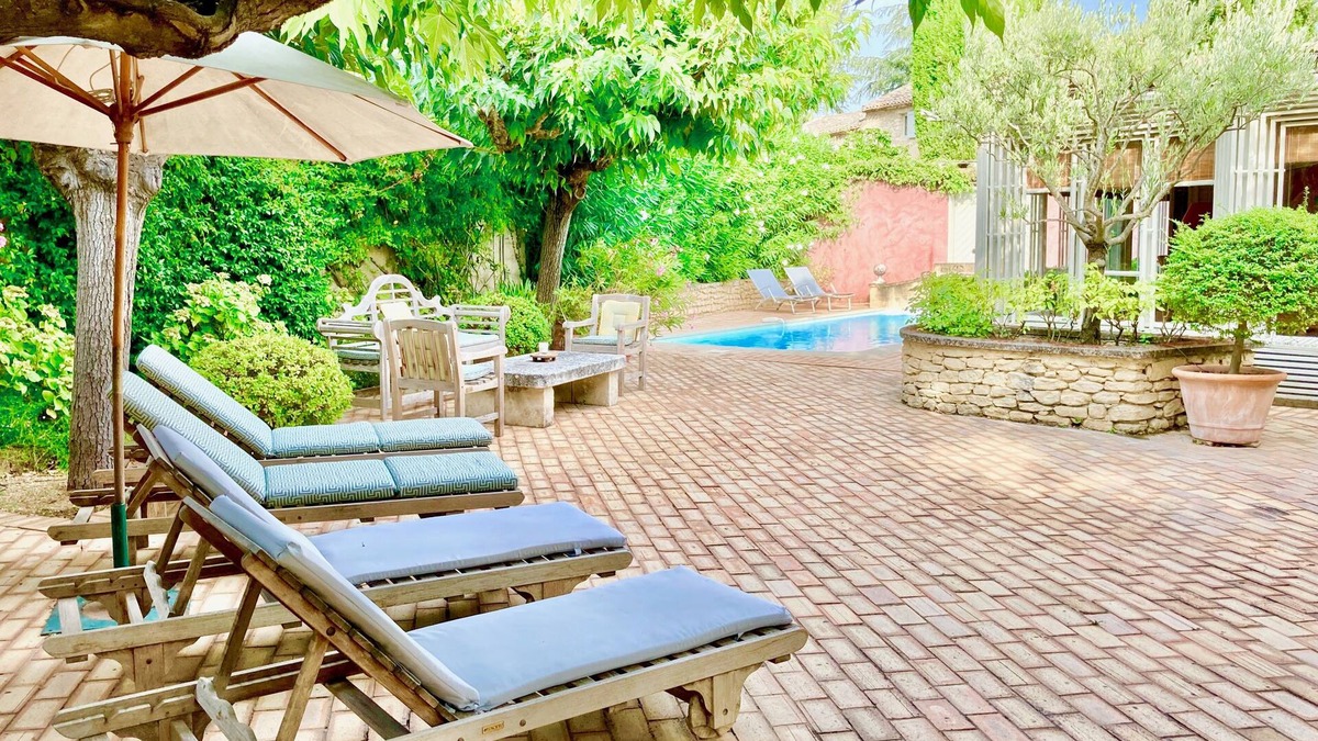 Oppede House | Stunning village house far reaching views, in the heart of historic village