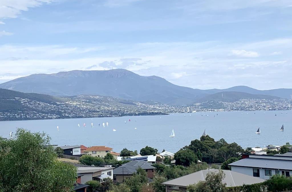 Tranmere Apartment | Stunning water view home in Hobart