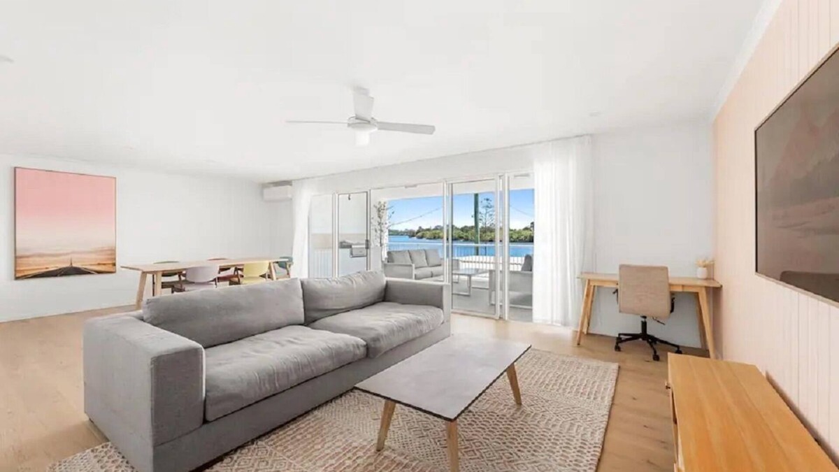 Maroochydore Apartment | Stunning Waterfront 3-br Haven
