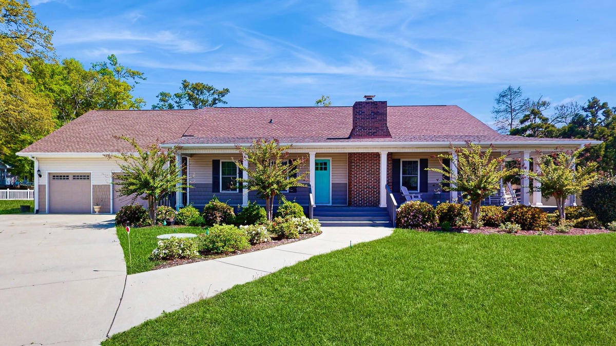 Sea Trail House | Stunning waterfront coastal home close to the beach and local attractions