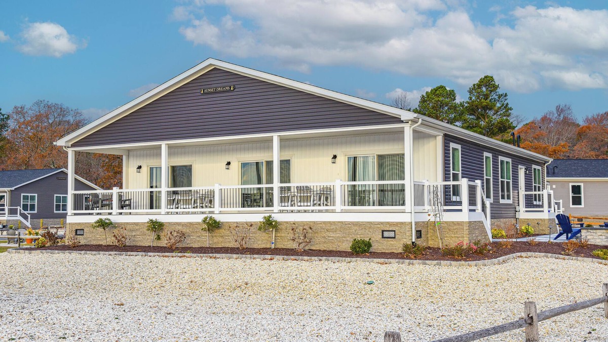 Long Neck House | Stunning-waterfront, beach, pools, family fun