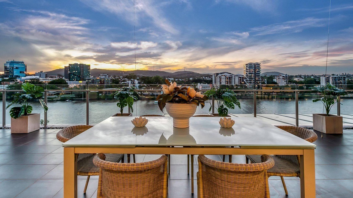 West End Apartment | Stunning Waterfront Penthouse | 3 or 4 Bedrooms