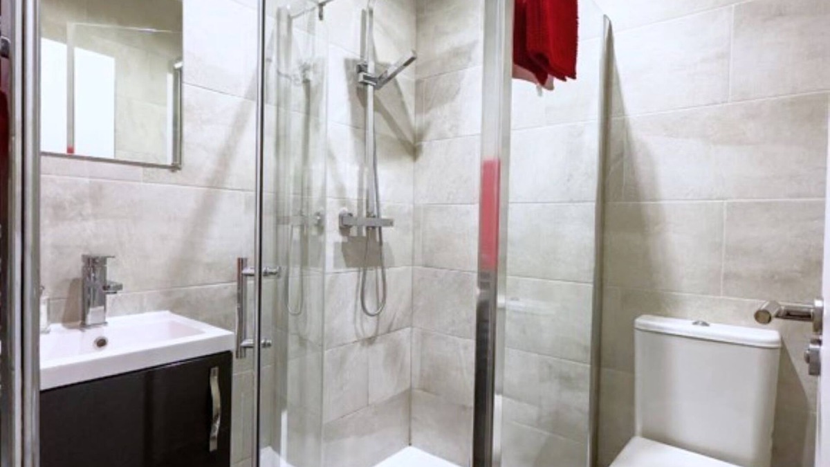 Waddon Apartment | Stunning x2 bedroom apartment * free parking and Wi-Fi