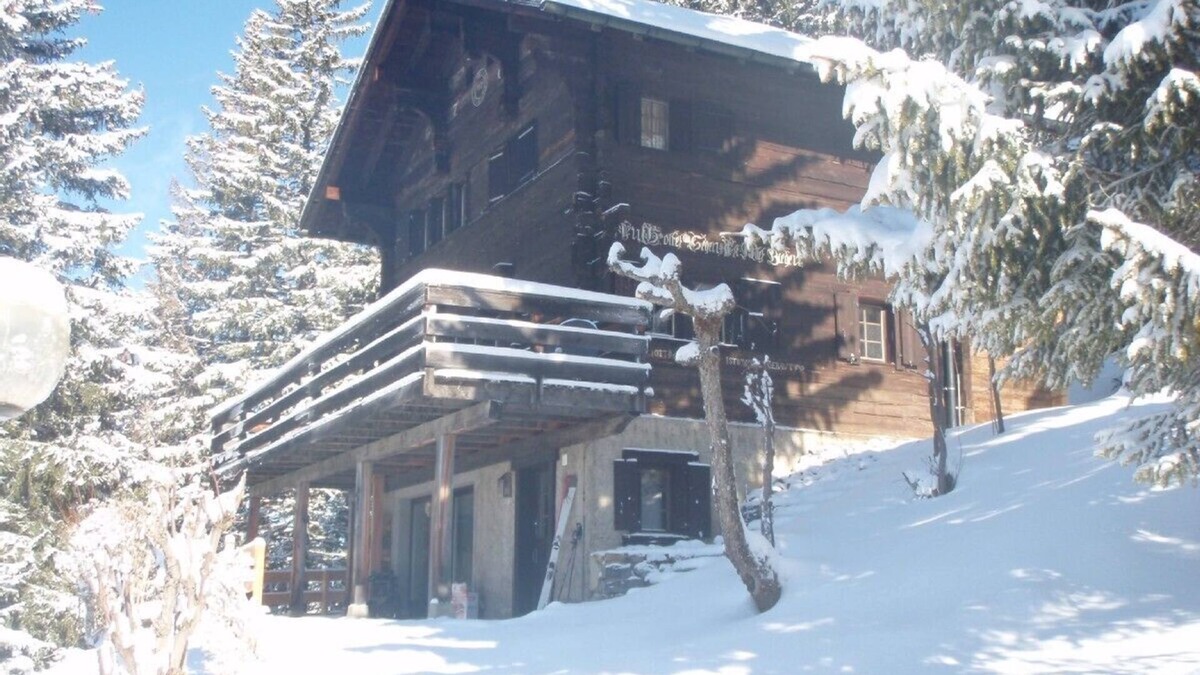 Gryon Ski Chalet | Stunningly beautiful 3 Bedroom Newly Refurbished Ski Chalet (Built 1769)
