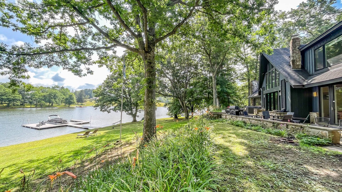 Oakland House | Stunningly Beautiful Lakefront at this Newly Renovated Home!