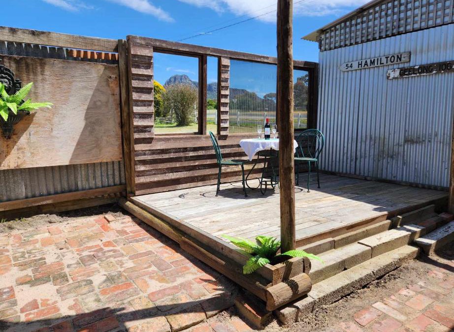 Dunkeld House | Sturgeon Getaway on Henty