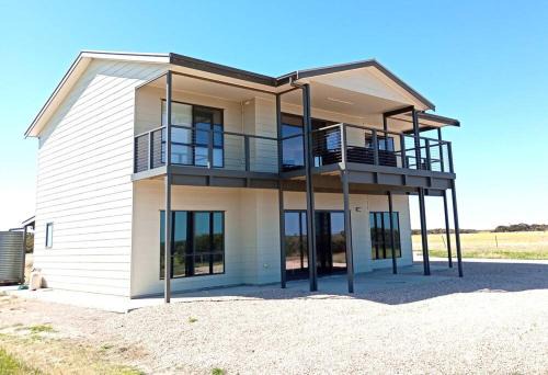 Moorowie House | Sturt Bay Retreat