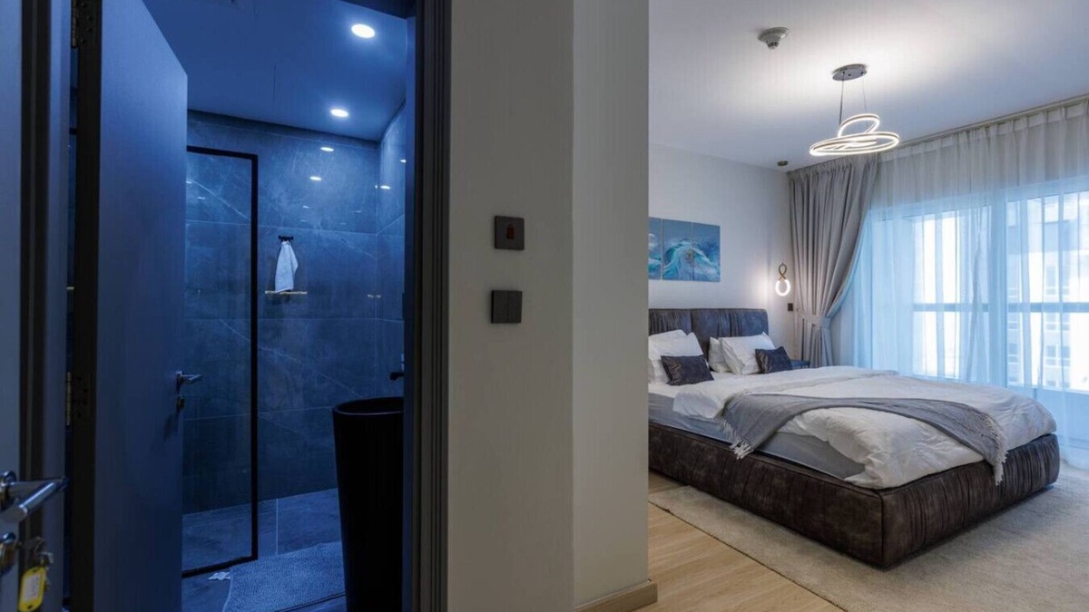 Trade Center Apartment | Stylish 1 bedroom Apt in Dubai Marina