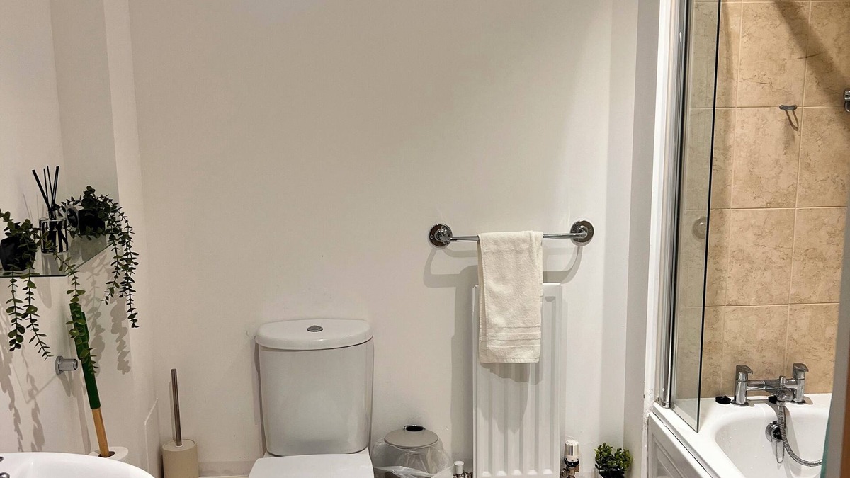 Tottenham Hale Apartment | Stylish 1 bedroom flat fast transport links