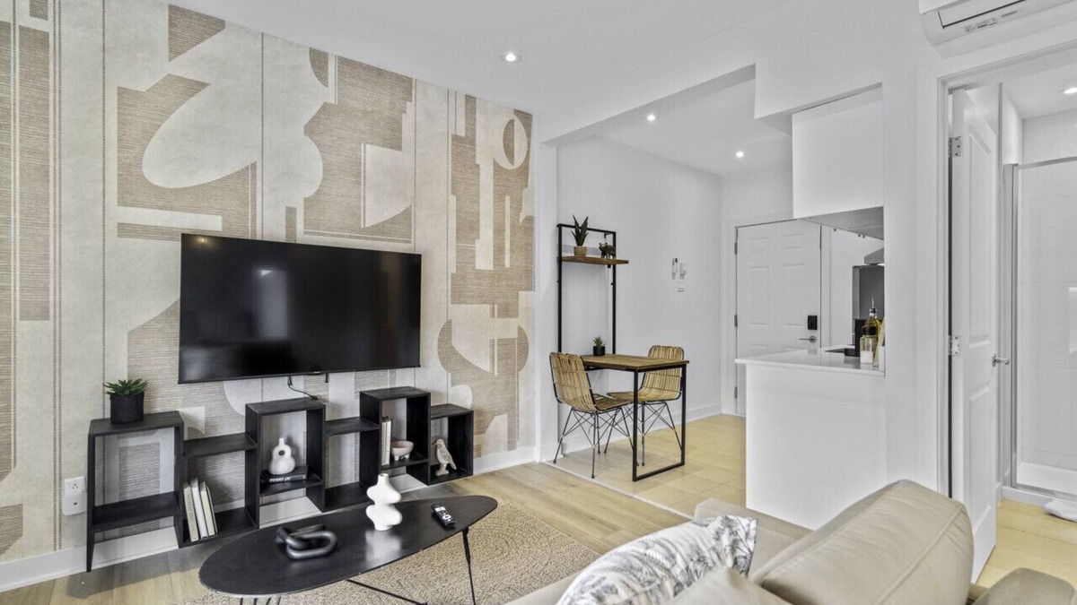 Mile-Ex Apartment | Stylish 1-Bedroom Haven by Jean Talon Market