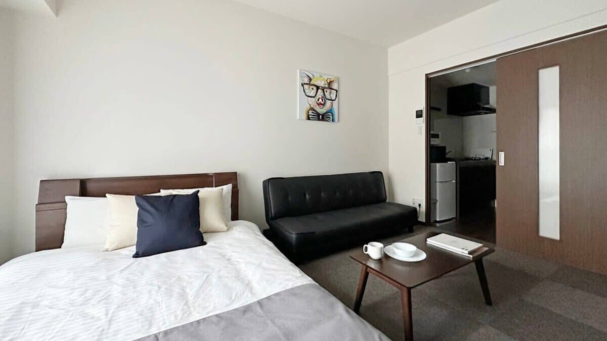Hiroshima City Centre Apartment | Stylish 1 BR Apt near City Centre for 3Ppl