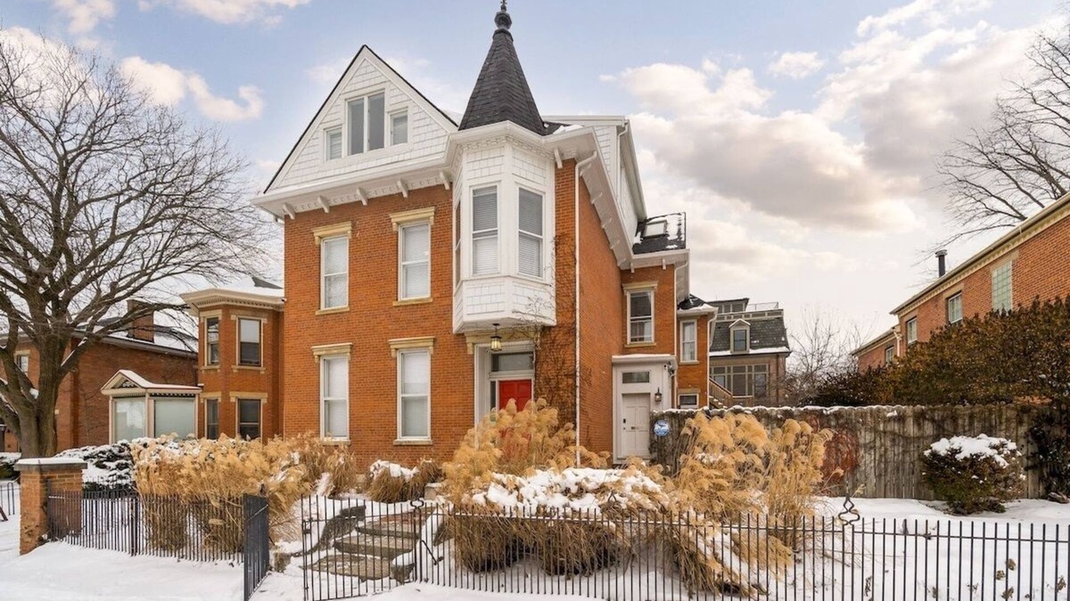 Downtown Columbus House | Stylish 12 BD |24 Guests| Next to DT| Free Parking